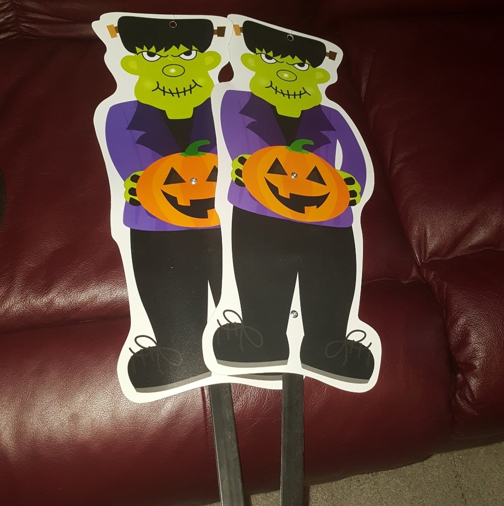 Pair of yard franks..  new